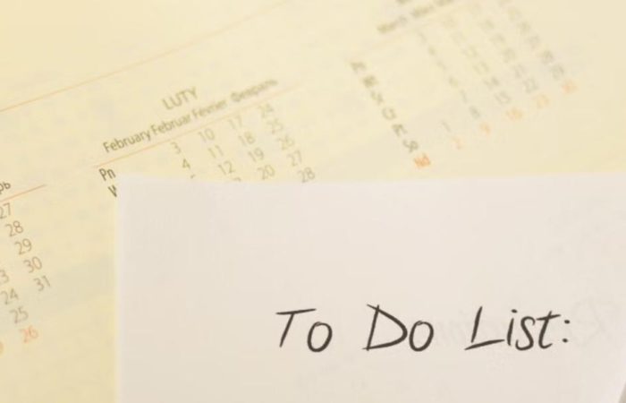 A Beginner’s Guide to the College Application Timeline