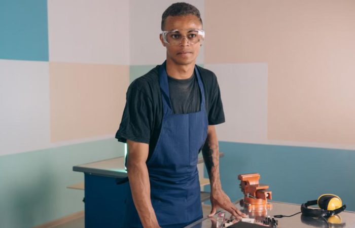 Trade School vs. Four-Year College: How to Decide